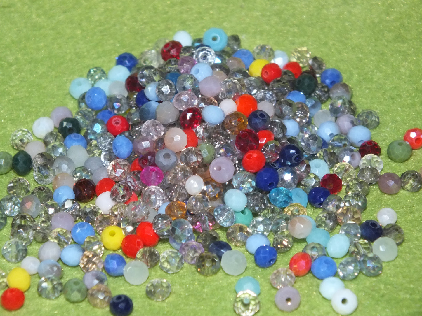 Faceted 2.5mm - 4mm glass abacus / rondelle beads selection box