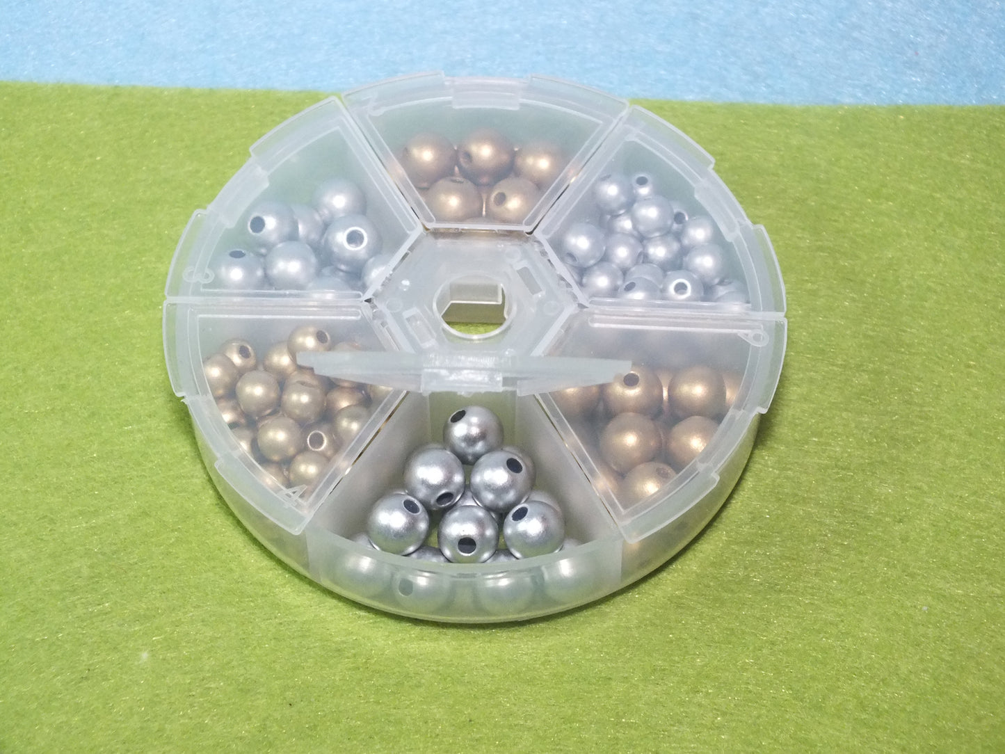 Gold & silver matte bead box, 6mm & 8mm - 140pcs