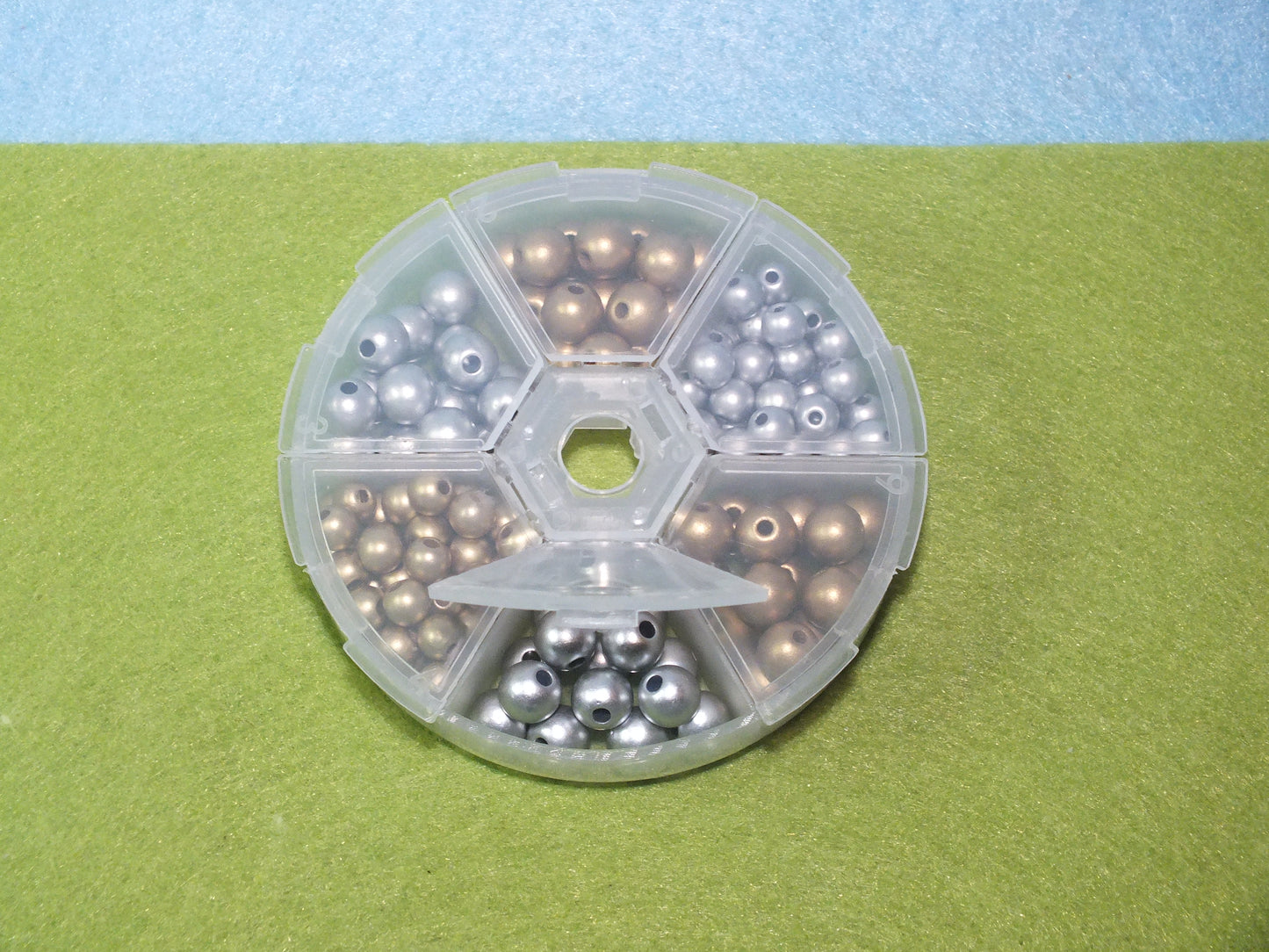 Gold & silver matte bead box, 6mm & 8mm - 140pcs