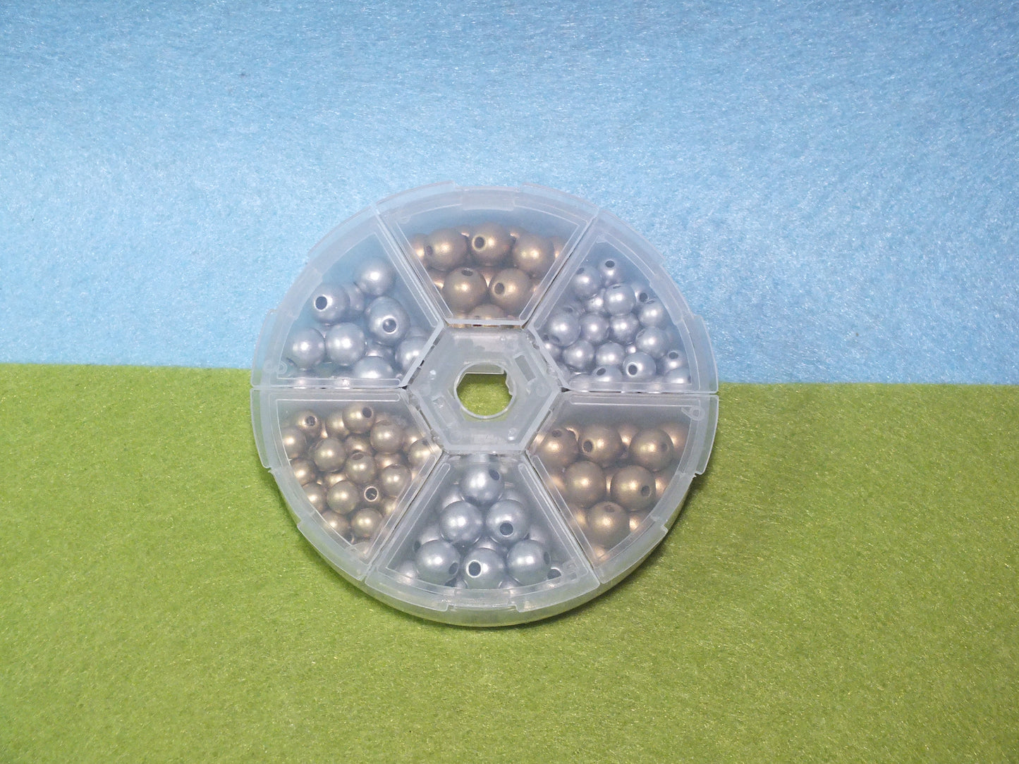 Gold & silver matte bead box, 6mm & 8mm - 140pcs