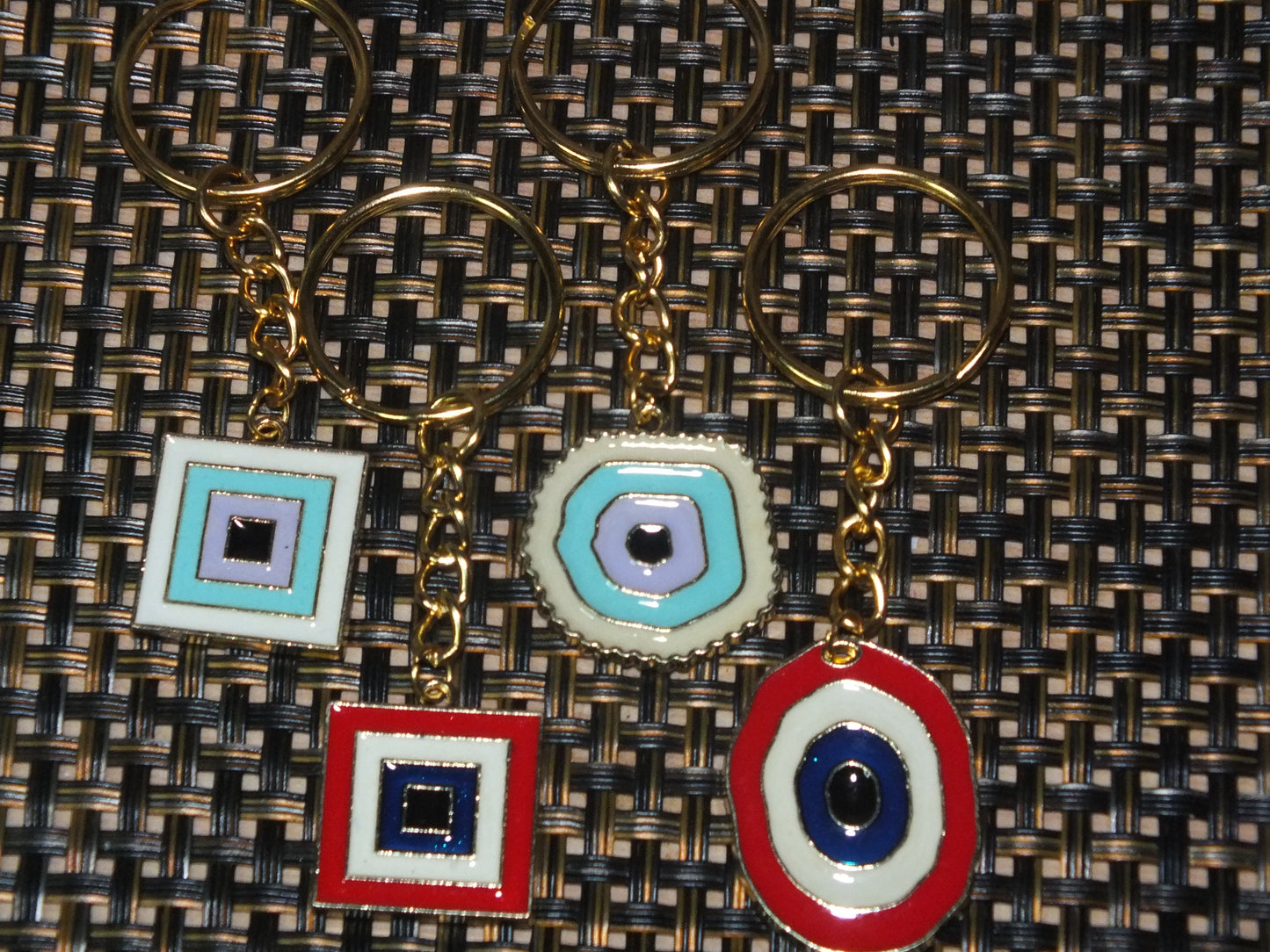 4pcs Enamel patterned gold tone keyrings