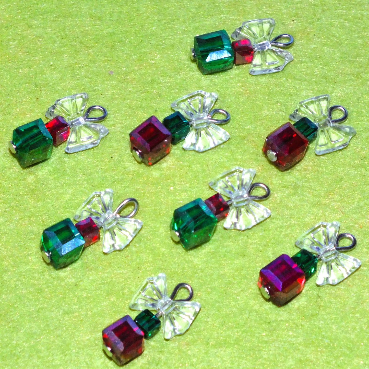 8pcs Handmade Christmas Present Charms, Red & Green Glass