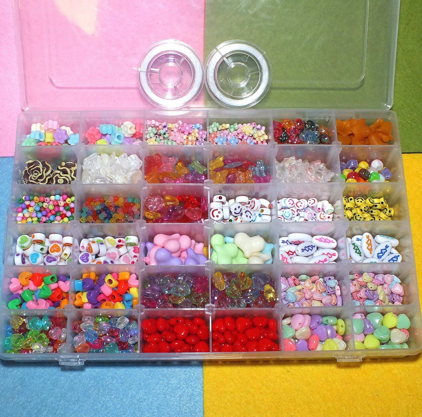 XL Crafting gift box with elastic - 3000+ beads including hearts, flowers, stars, faces, butterflies & more