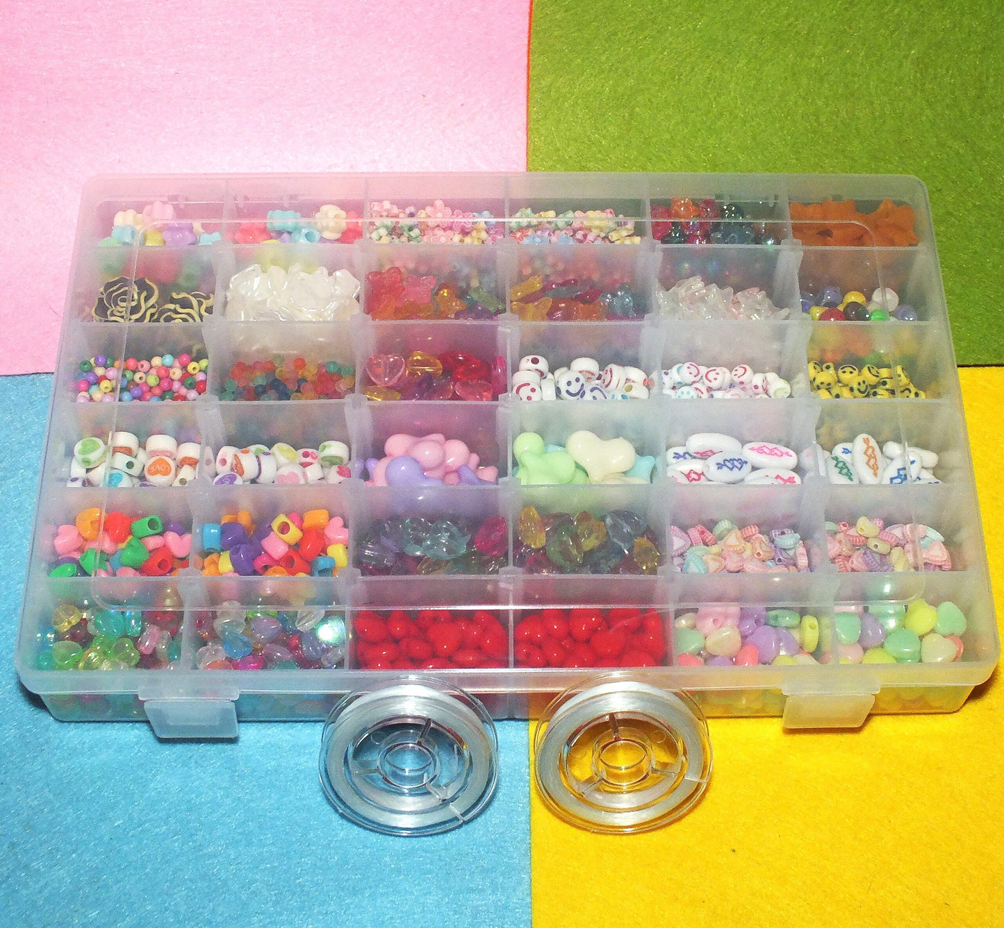 XL Crafting gift box with elastic - 3000+ beads including hearts, flowers, stars, faces, butterflies & more