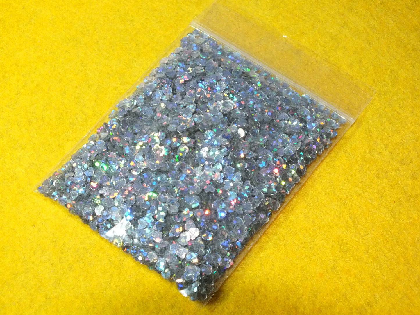 15g pack 3mm silver heart sequin embellishment toppers