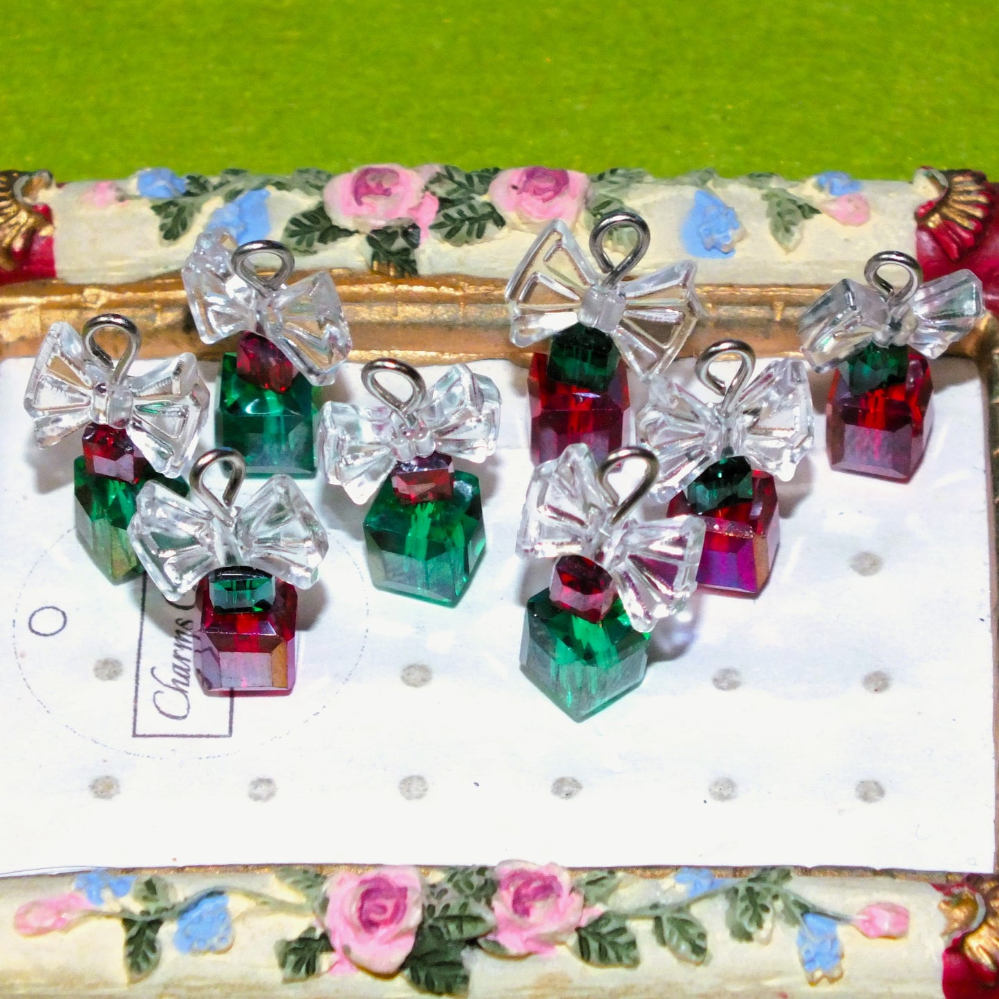 8pcs Handmade Christmas Present Charms, Red & Green Glass