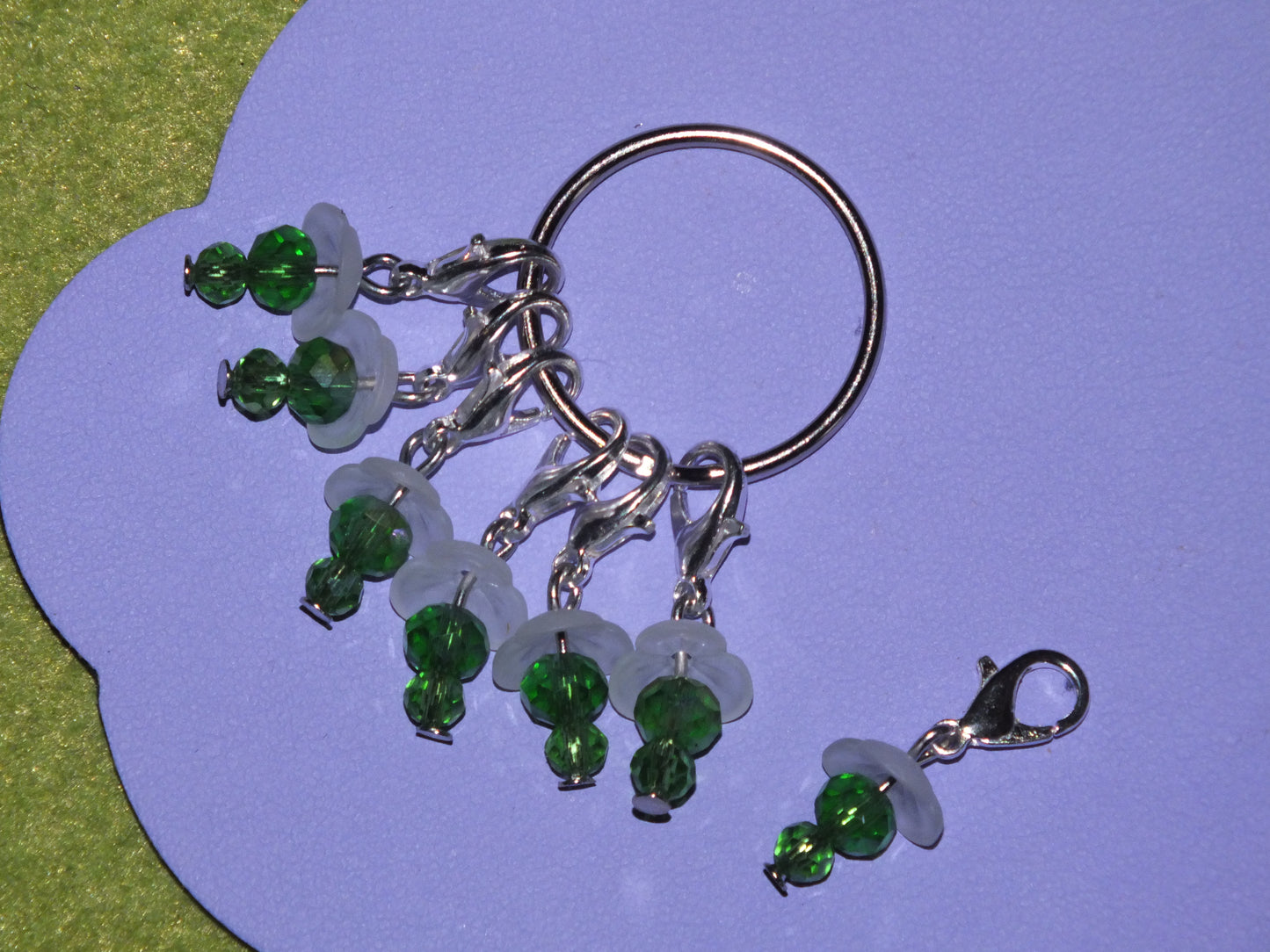 6-12 green flower stitch markers, on clasps with keyring.
