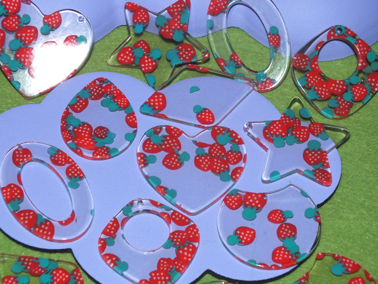 14pcs Strawberry Design Charms, Mixed Shapes