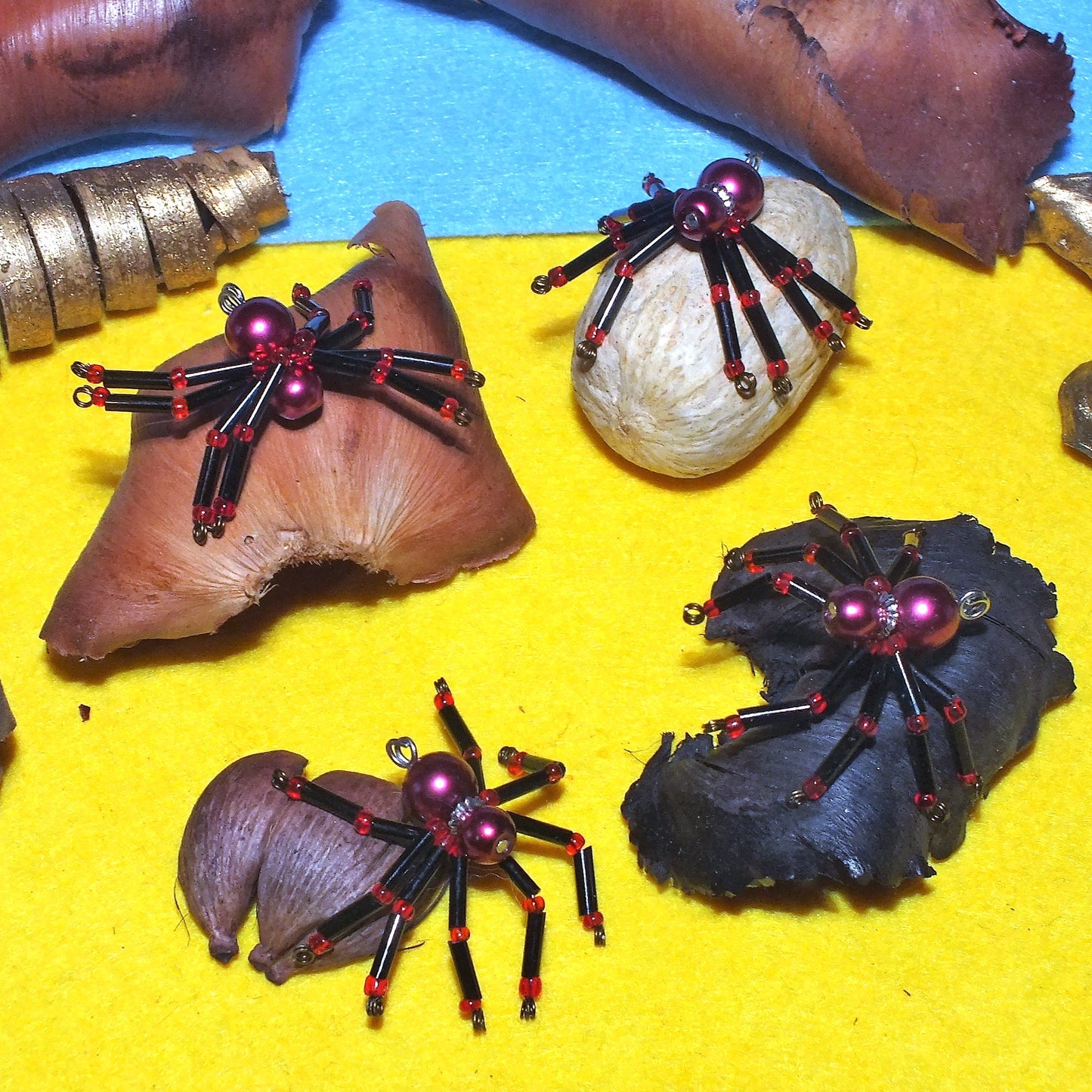 4-pack beaded spider charms - "Red-kneed Wine Slurper", handmade - plain or on lanyards