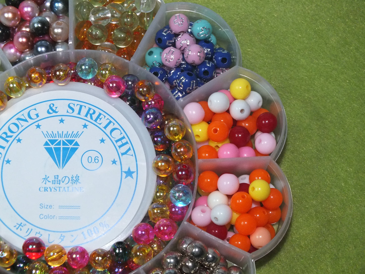 Box of 8mm beads - 460pcs mix, with a roll of elastic