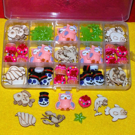 Cabochons box, mix of resin, clay and wood flat backed designs